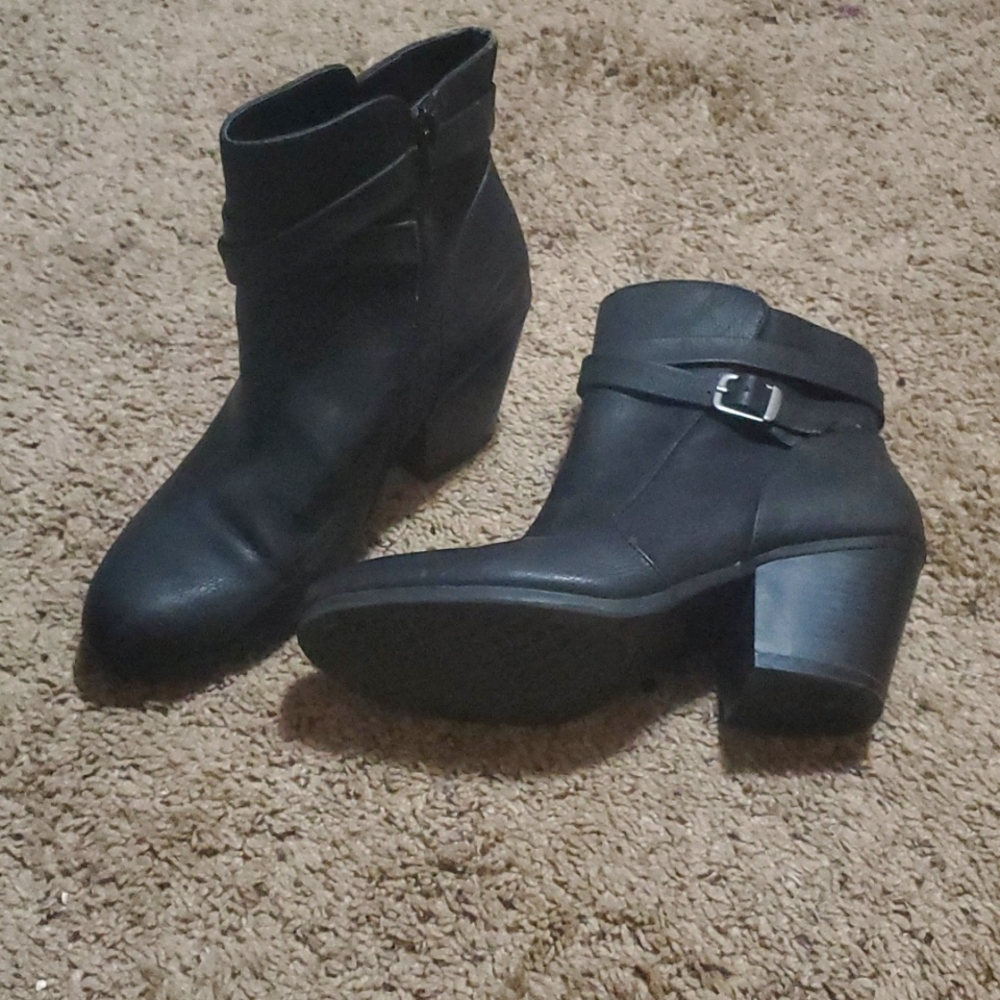 Boots size 7